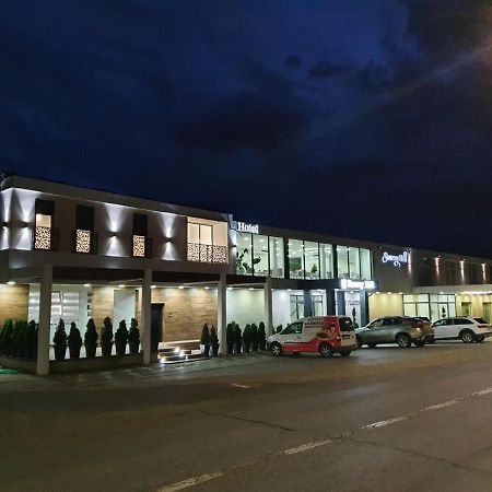 Sunny Hill Garden Acomodação com café da manhã Stara Pazova Exterior foto
